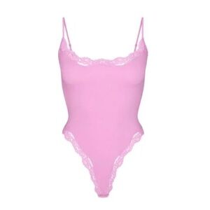 skims fits everyone lace cami pink size smalll